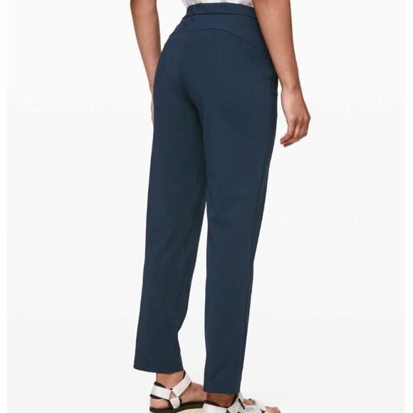 Lululemon On the Move Pant Lightweight True Navy 4 Tailored Straight Leg - Picture 2 of 7